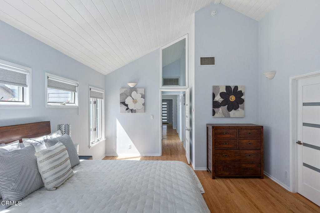 3047 Hermosa Avenue