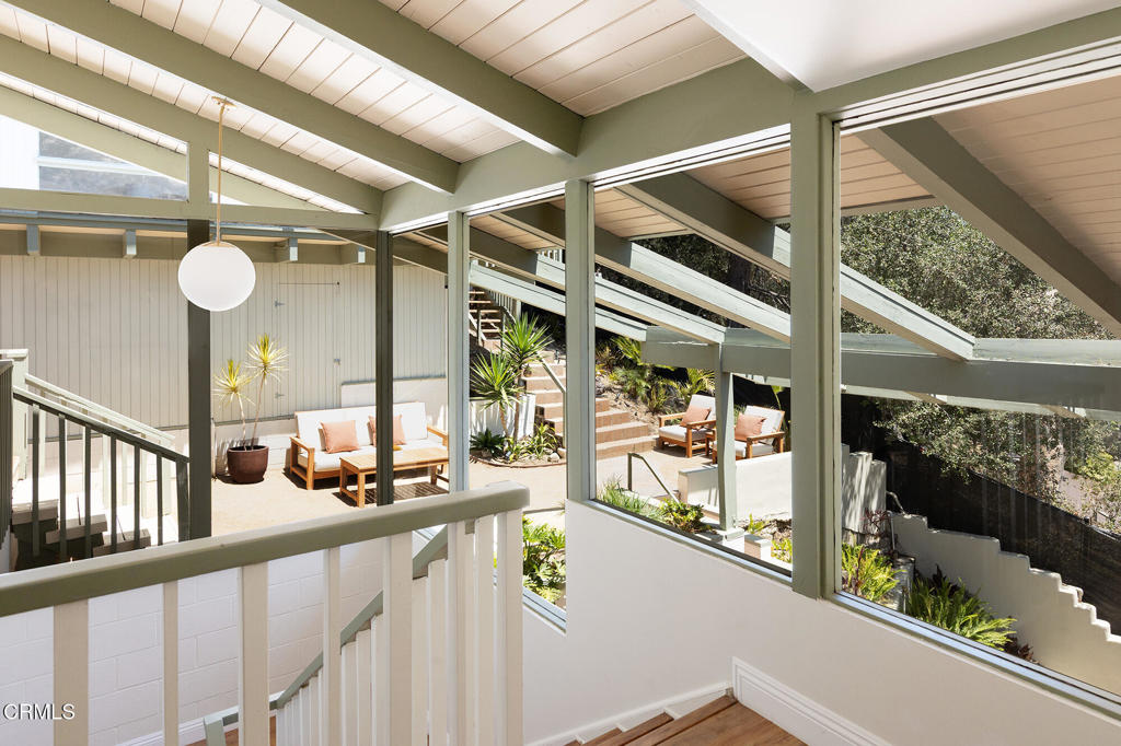 1437 Hillside Drive