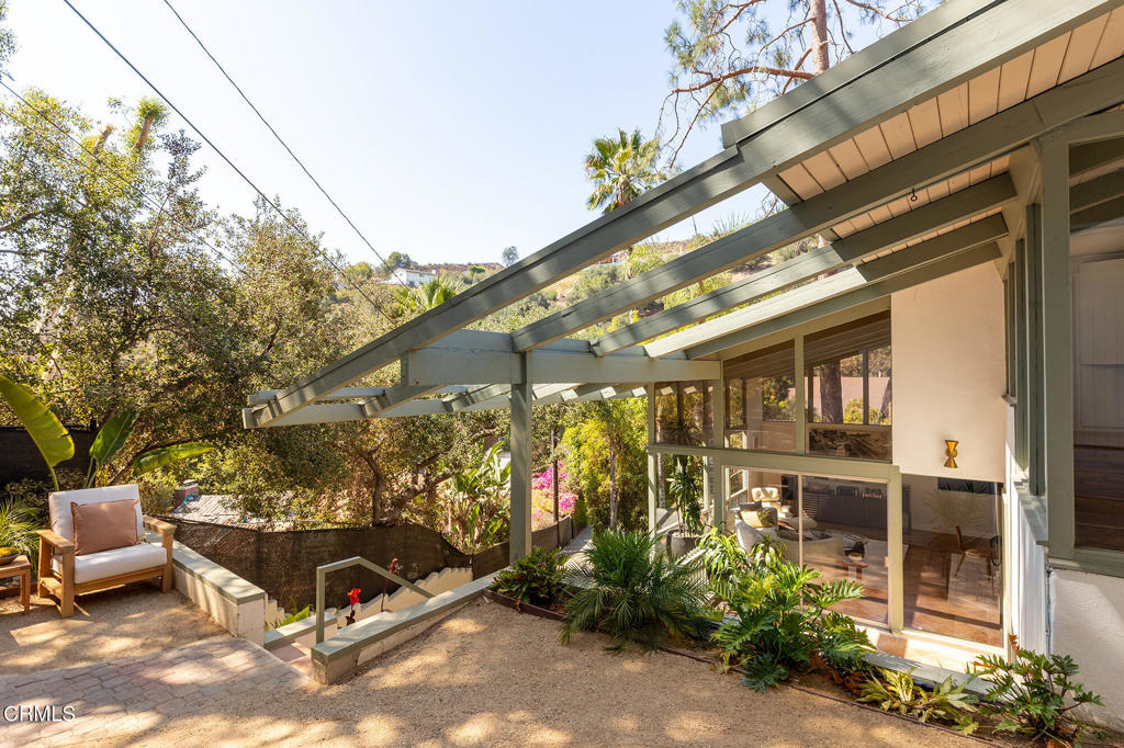 1437 Hillside Drive