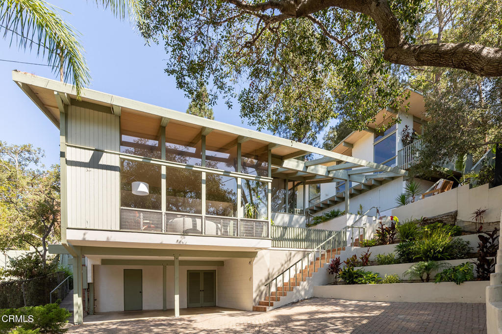 1437 Hillside Drive