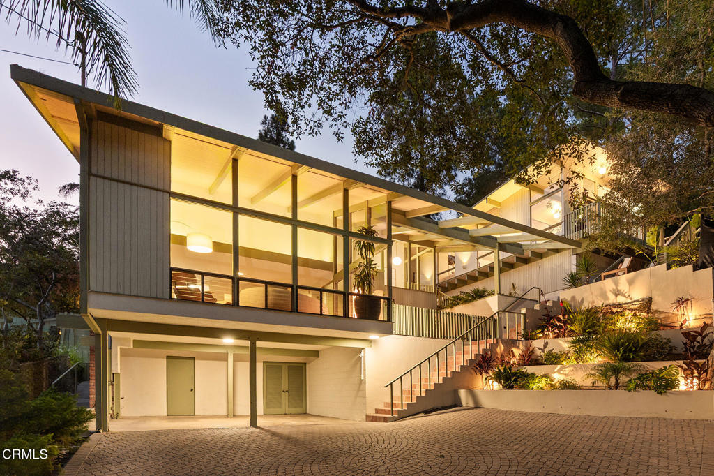 1437 Hillside Drive
