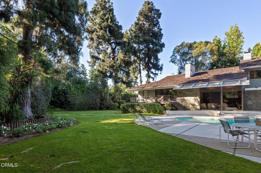 1043 Oak Grove Place