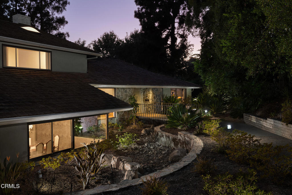 1043 Oak Grove Place