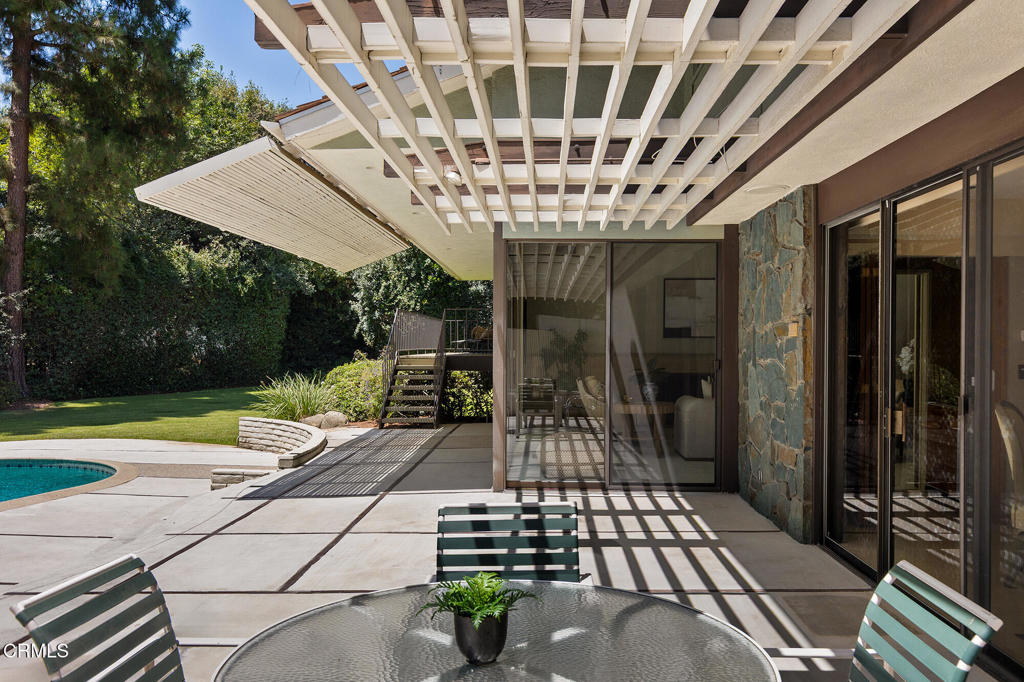 1043 Oak Grove Place