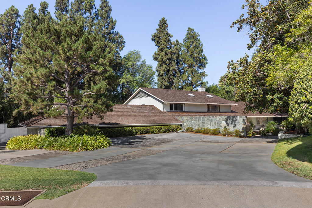 1043 Oak Grove Place