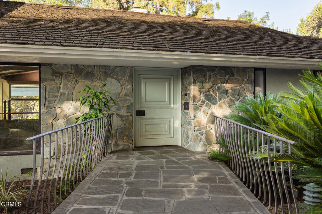 1043 Oak Grove Place