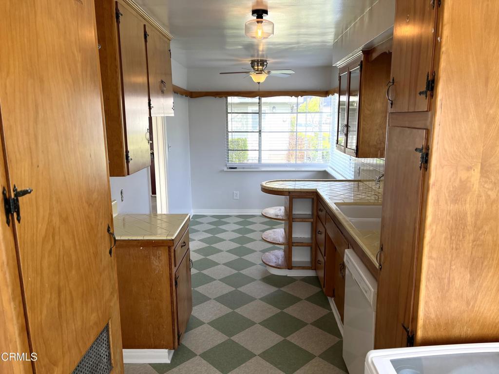 350 W Lemon Avenue