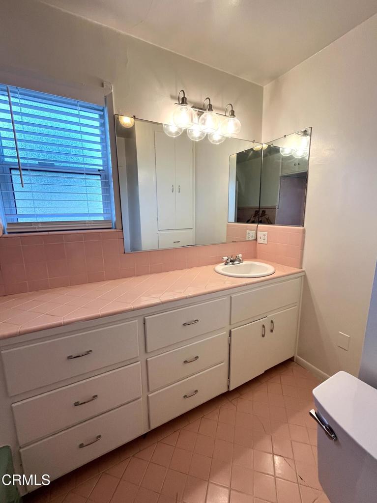 350 W Lemon Avenue