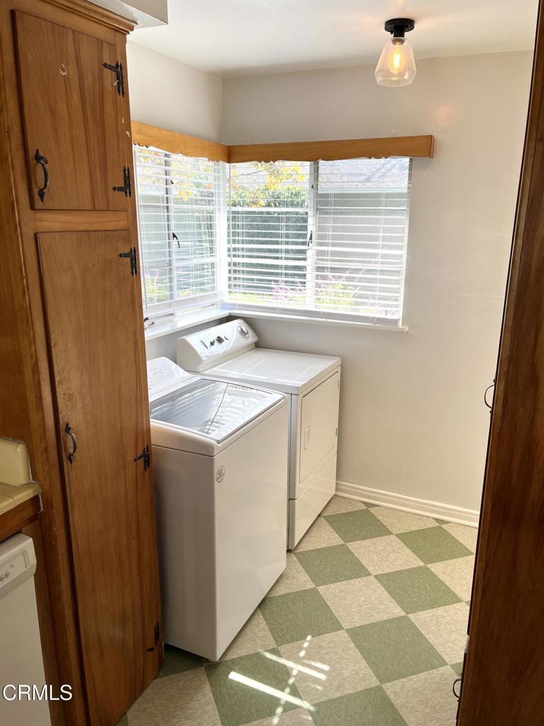 350 W Lemon Avenue