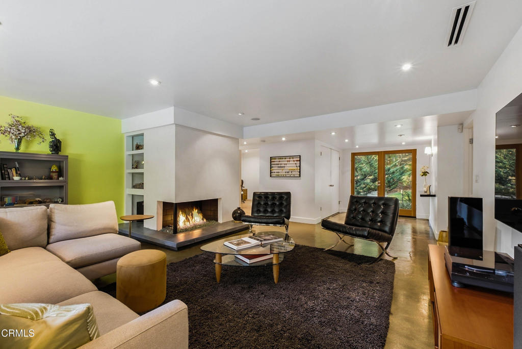 3616 E Chevy Chase Drive