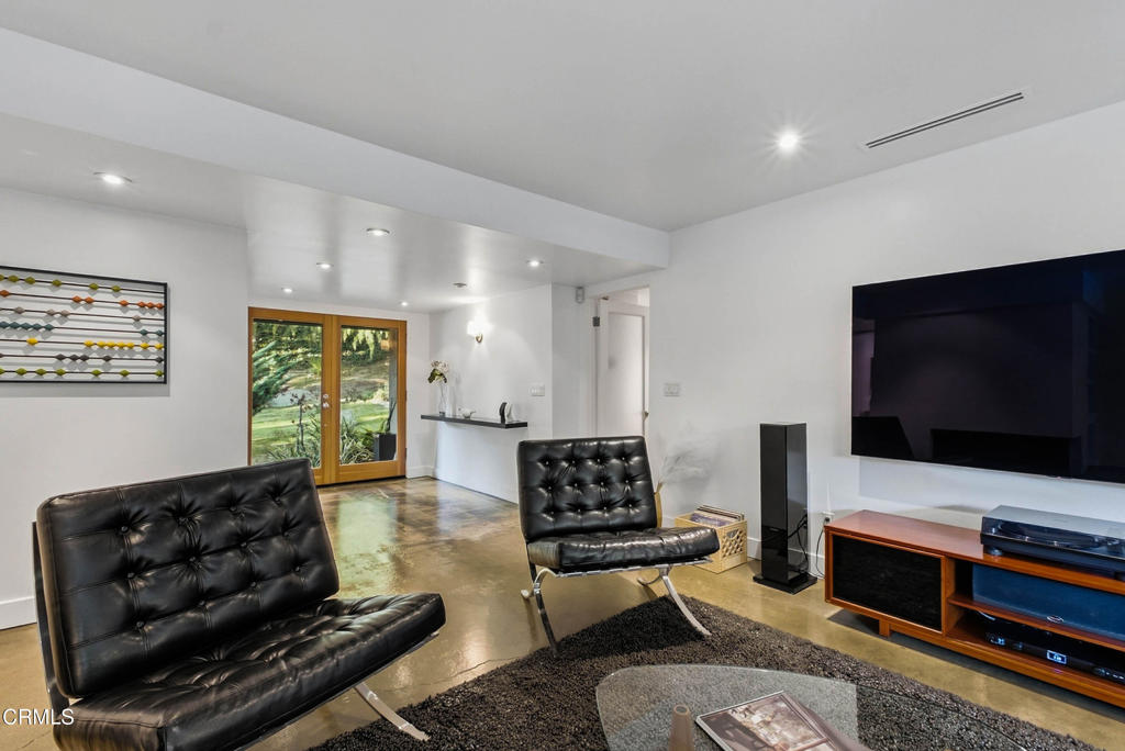3616 E Chevy Chase Drive