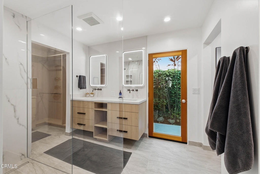 3616 E Chevy Chase Drive