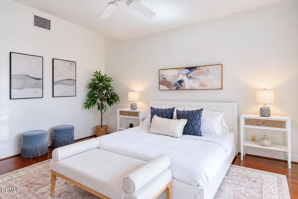 742 Locust 202