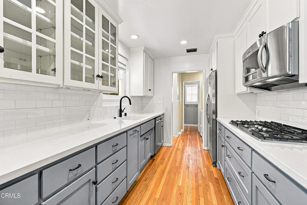 3586 Mountain View
