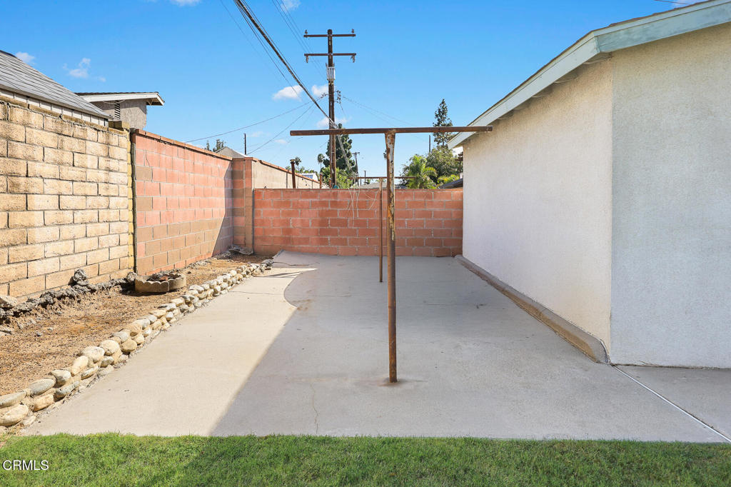 4032 N Broadmoor Avenue