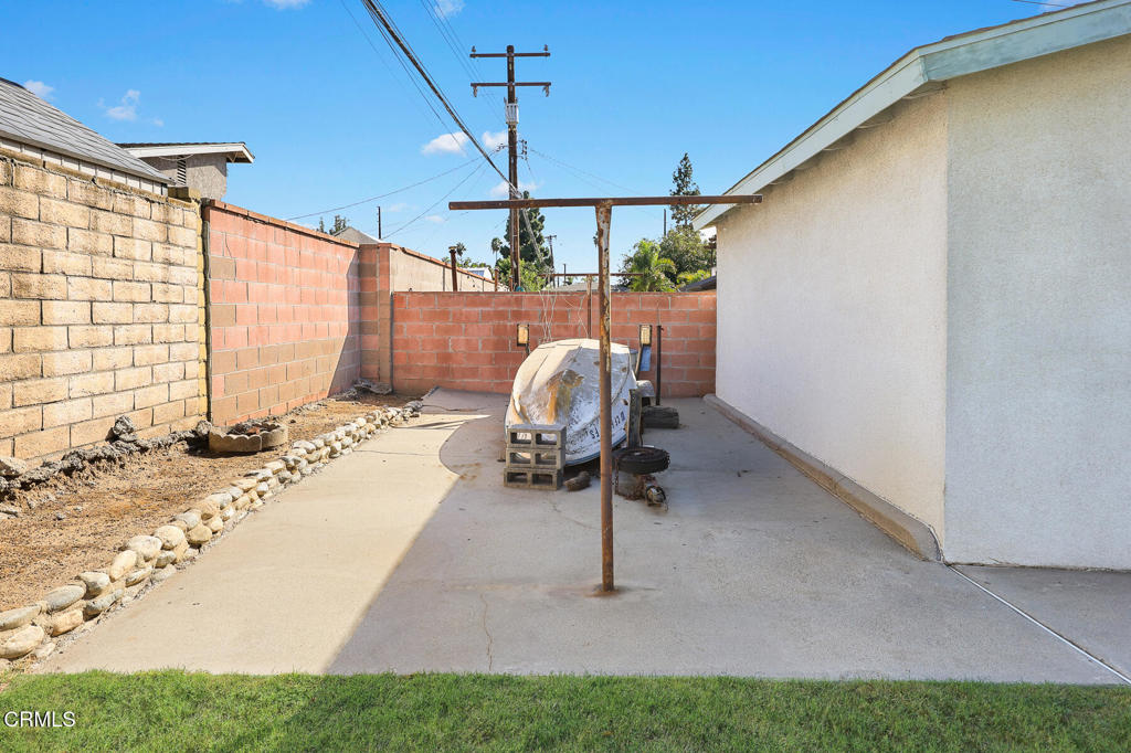 4032 N Broadmoor Avenue