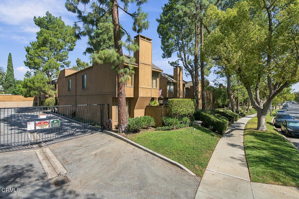 121 Arlington Drive 8