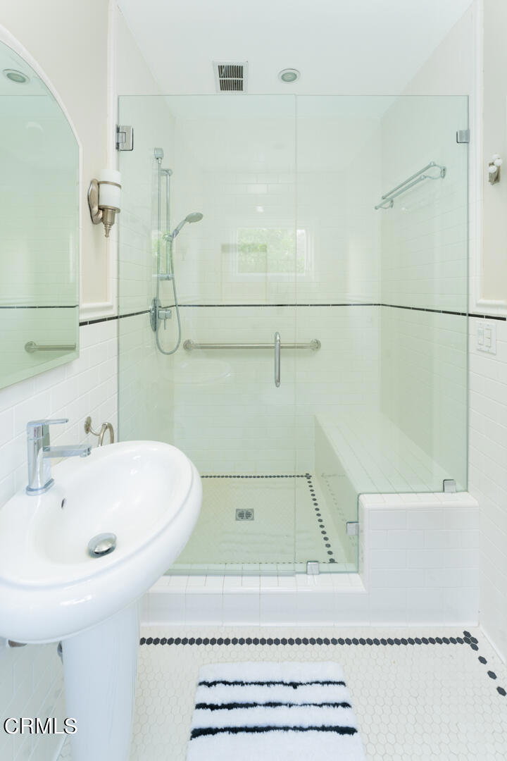 351 S Parkwood Avenue