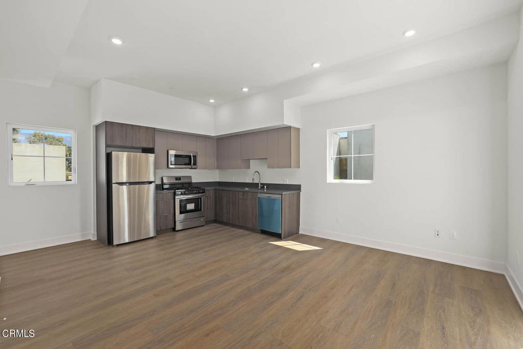 834 N Fair Oaks Avenue Unit: 107