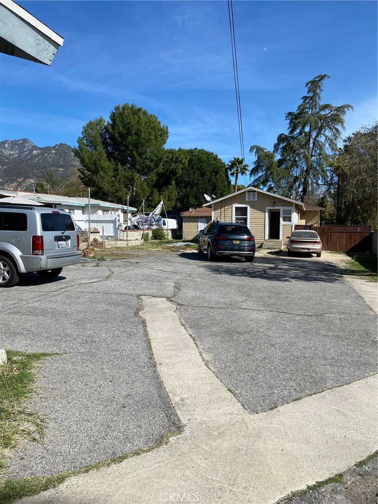 1692 University Drive