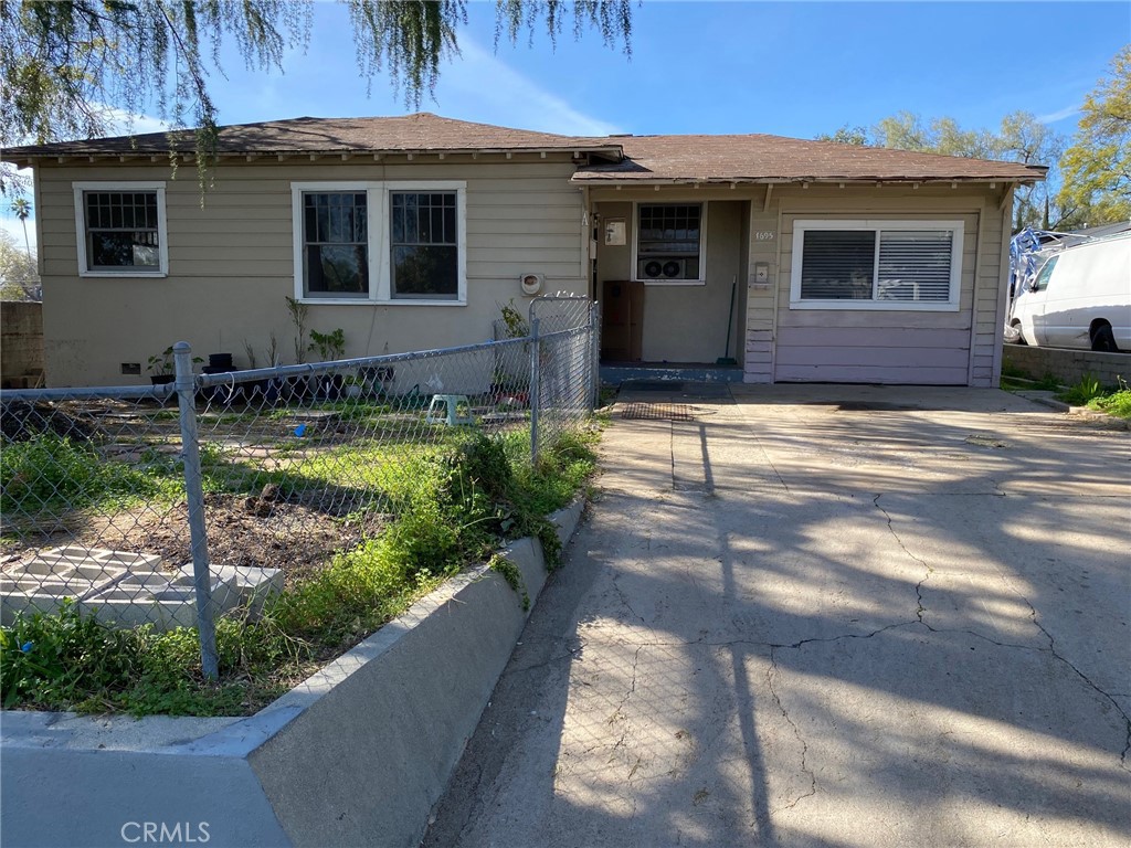 1692 University Drive