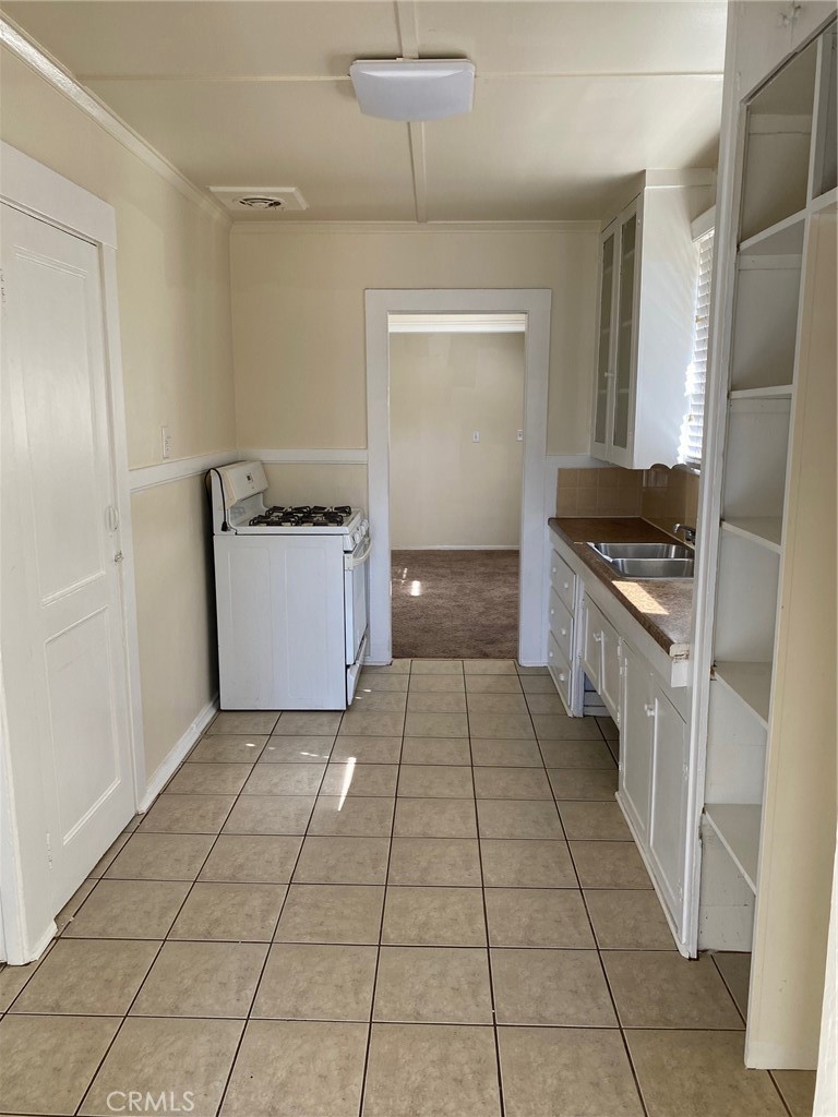 1692 University Drive
