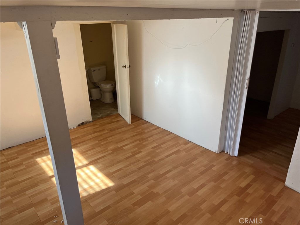 1751 N Oxford Avenue