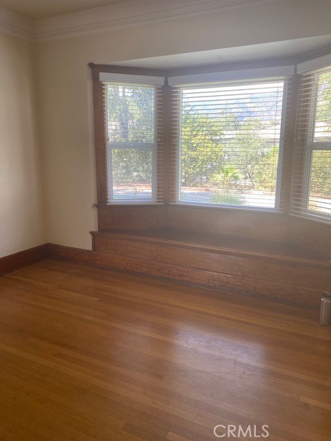 1751 N Oxford Avenue