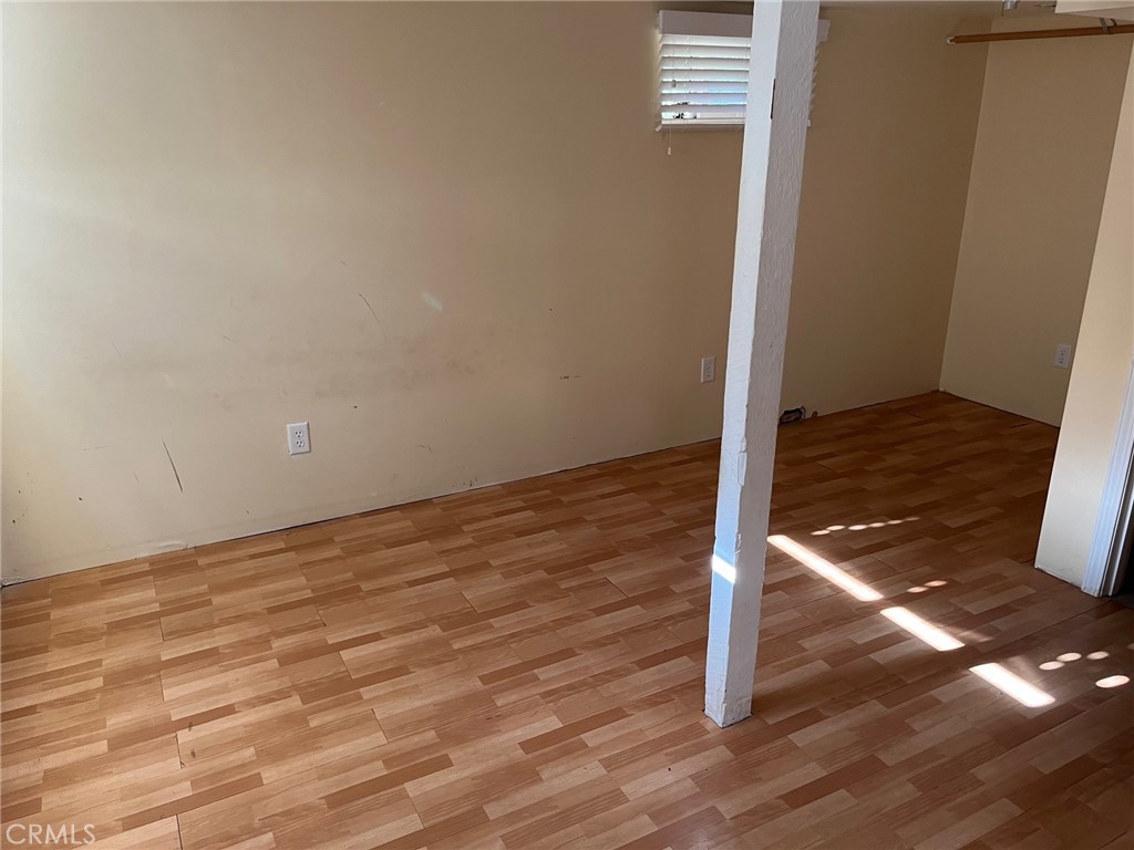 1751 N Oxford Avenue