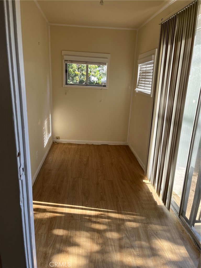 1751 N Oxford Avenue