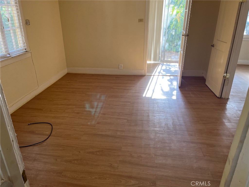 1751 N Oxford Avenue