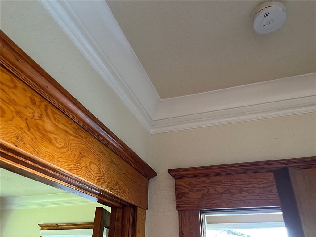 1751 N Oxford Avenue