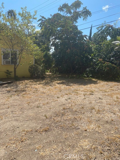 1751 N Oxford Avenue