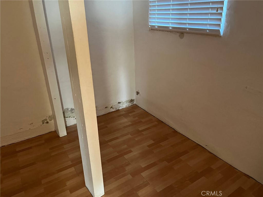 1751 N Oxford Avenue