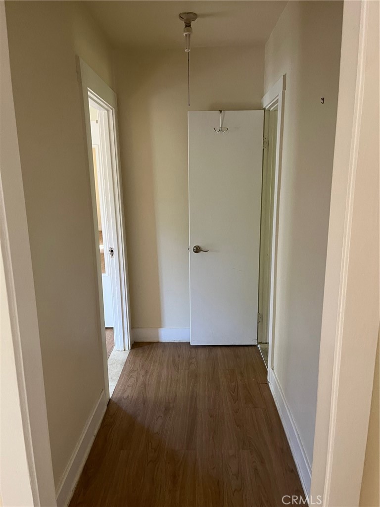 1751 N Oxford Avenue