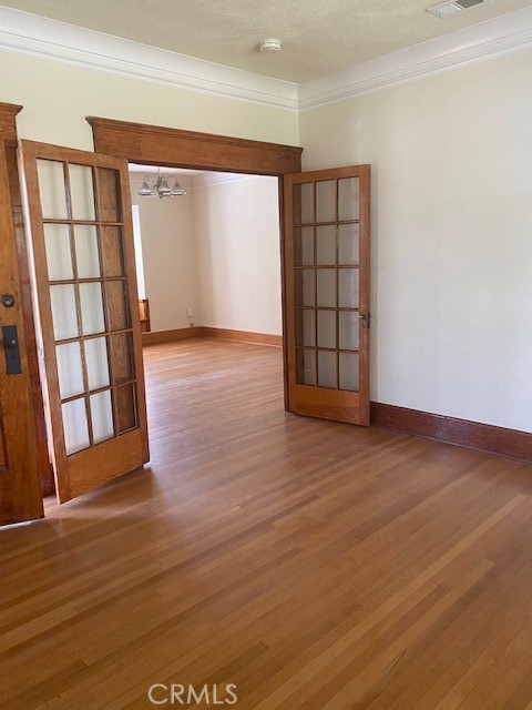 1751 N Oxford Avenue