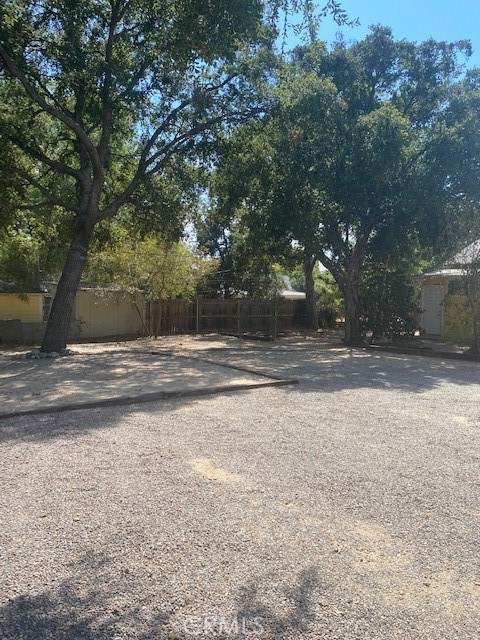 1751 N Oxford Avenue