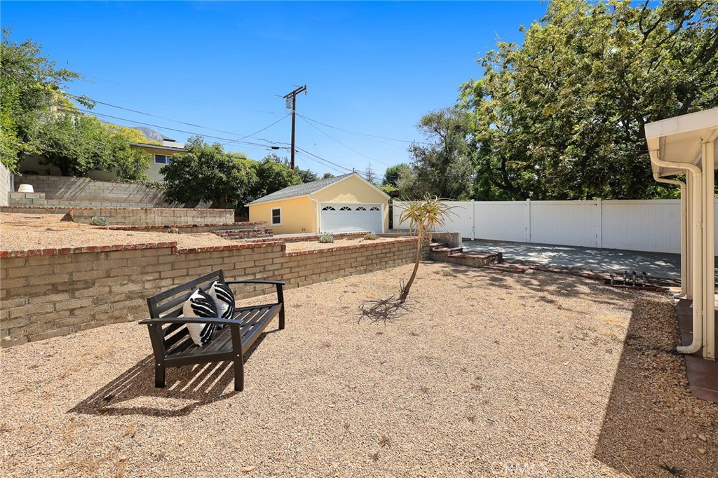 1183 Menlo Drive