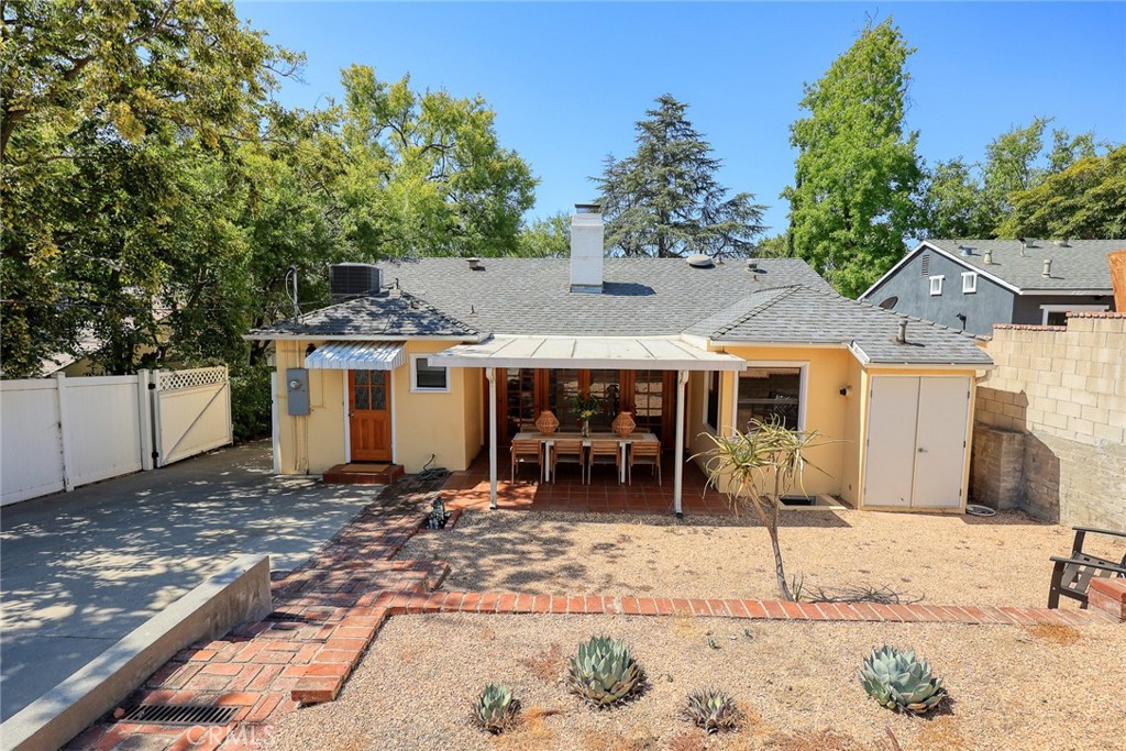 1183 Menlo Drive