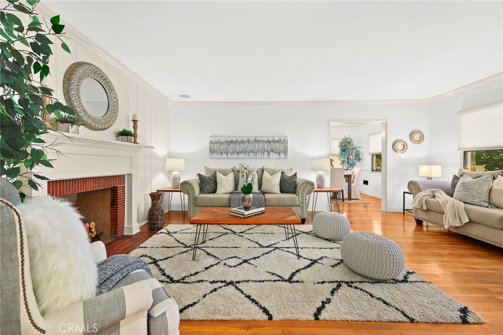 1183 Menlo Drive