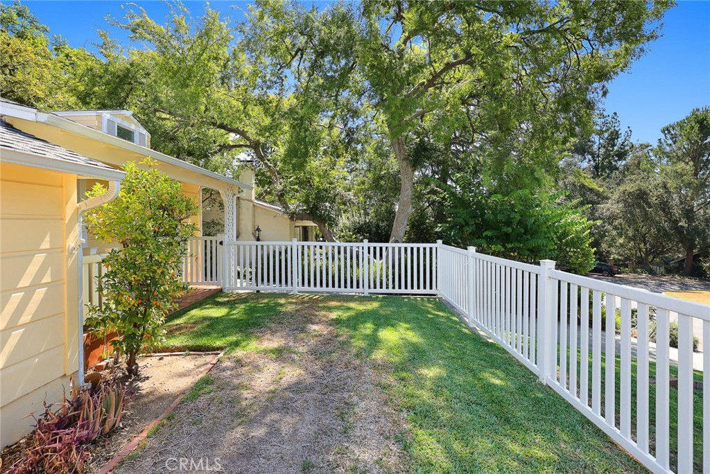 1183 Menlo Drive