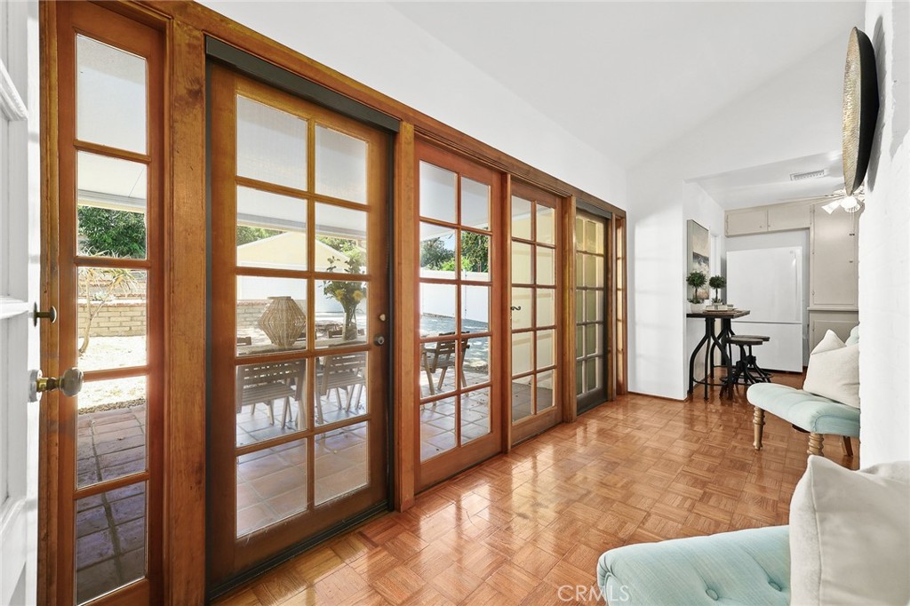 1183 Menlo Drive