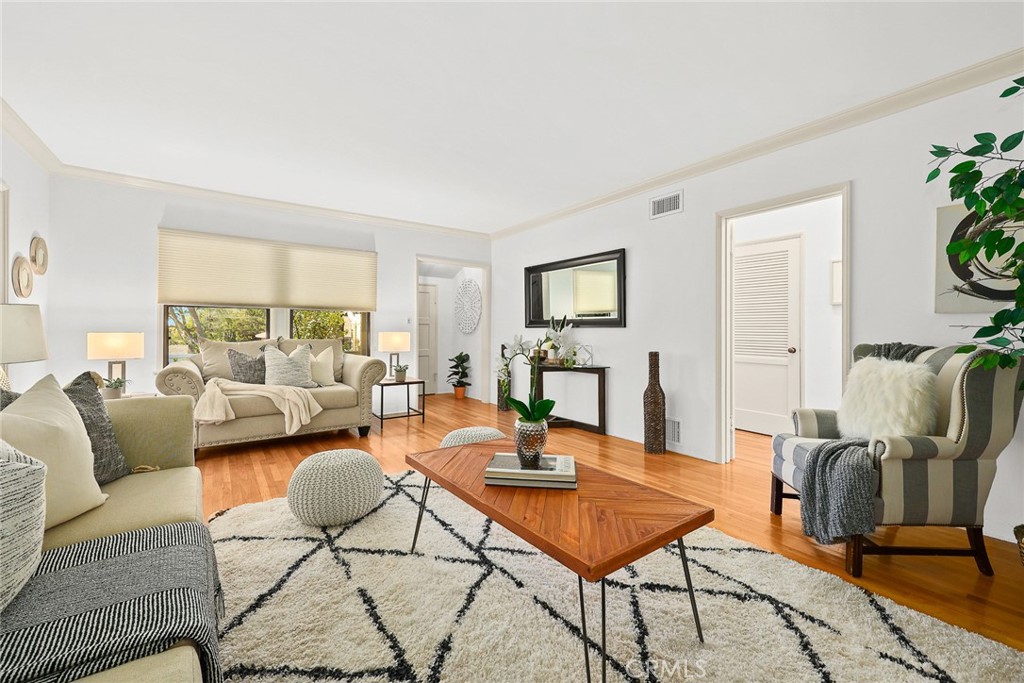 1183 Menlo Drive