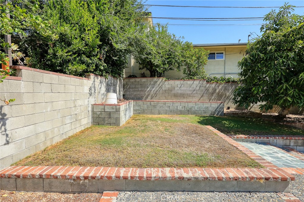 1183 Menlo Drive