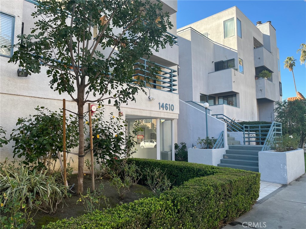 14610 Erwin Street Unit: 208