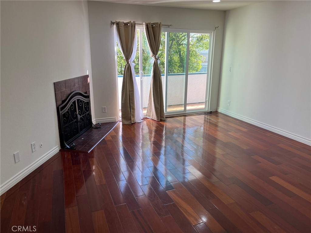 14610 Erwin Street Unit: 208