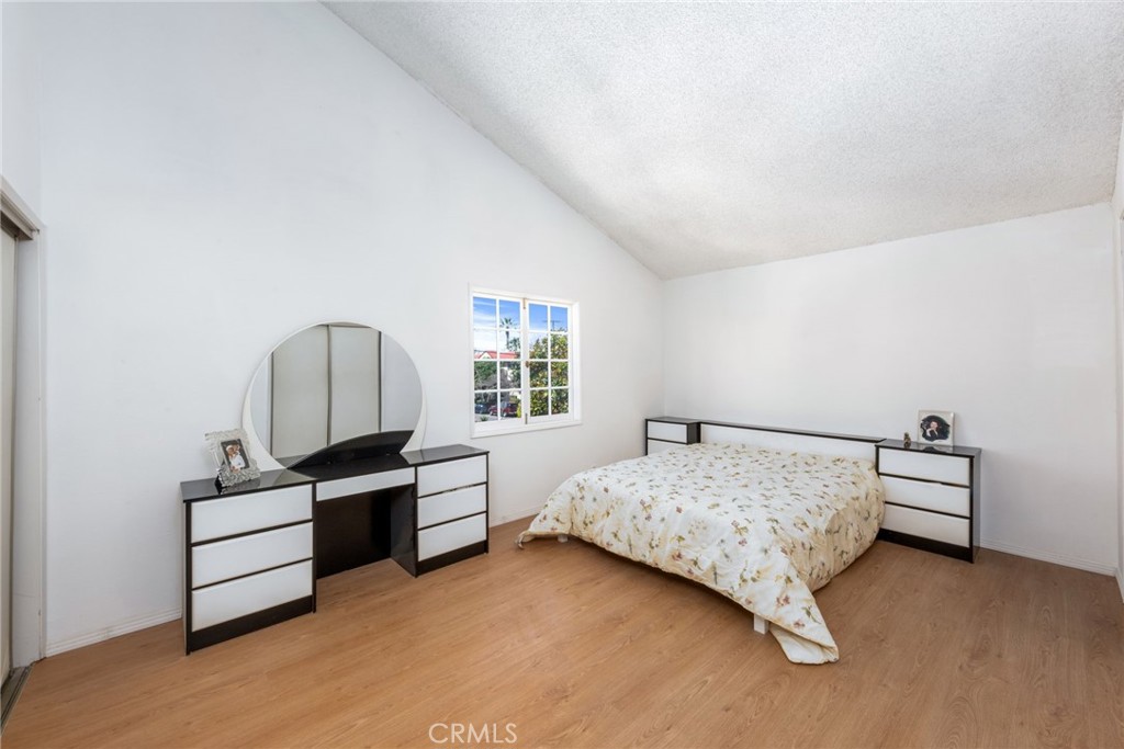 7422 Hazeltine Avenue 12