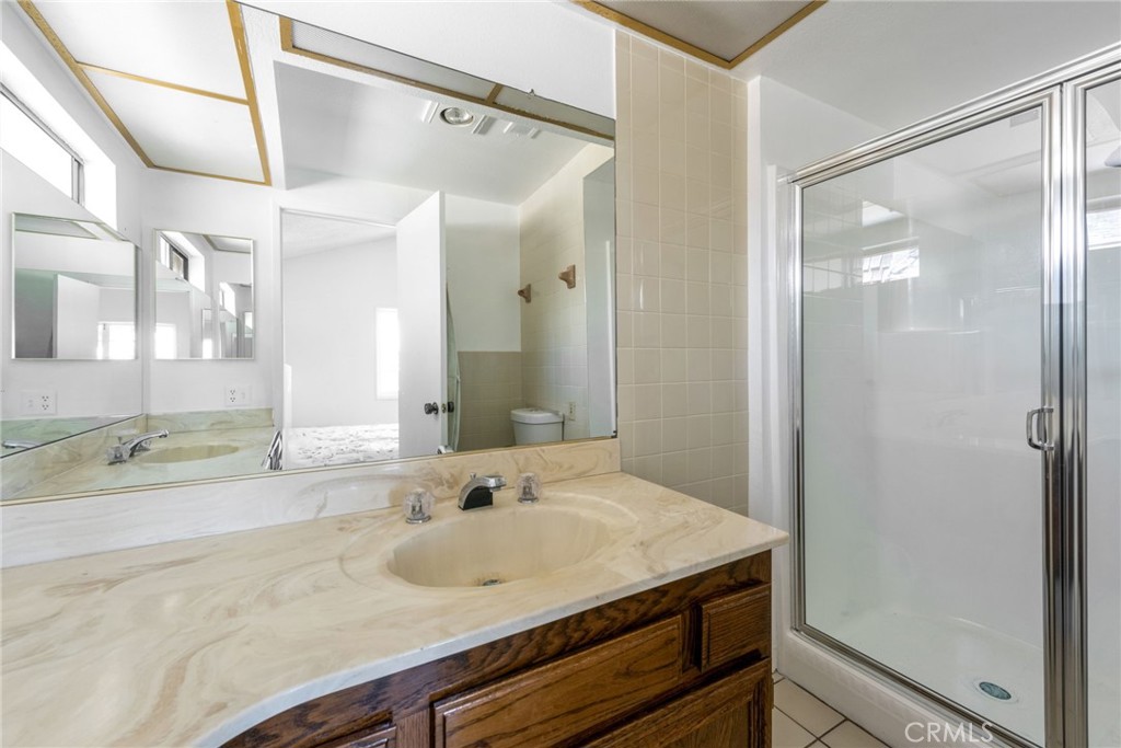 7422 Hazeltine Avenue 12