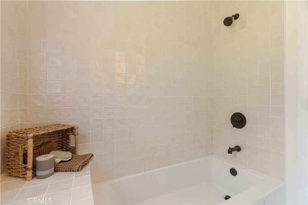 59 W Mariposa Street