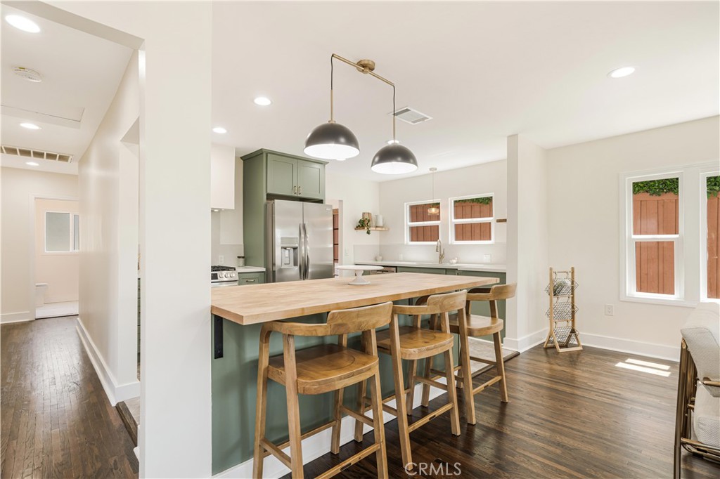 59 W Mariposa Street